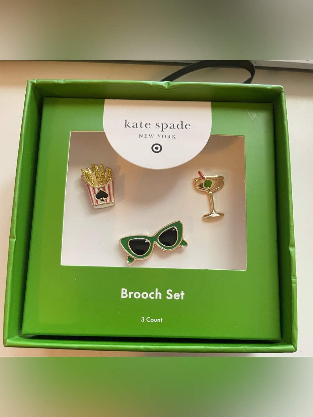 Kate Spade brooch set of
3 gift box included  SUNGLASSES MARTINI & FRIES BROOCH